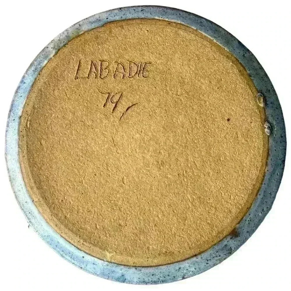 VTG Handcrafted decorative blue pottery plate with wheat (or leaf) detail signed - Picture 4 of 5